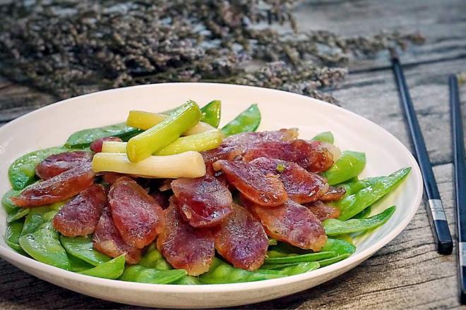 腊肠炒荷兰豆