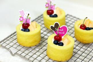 还可以插上些可爱的小牌子装饰。