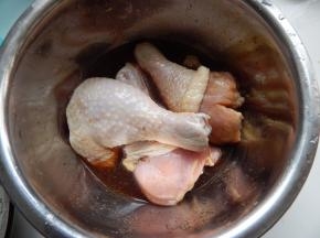 生抽抓匀腌一个小时