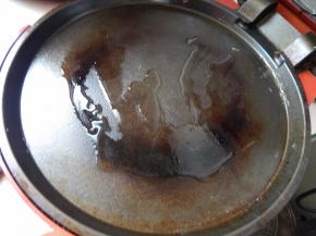 然后电饼铛预热