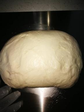 进行一发，现在这天气，室温就完全行了，随时关注状态，我中途翻了个面，发酵更均匀