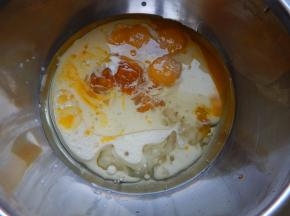 加入玉米油及牛奶