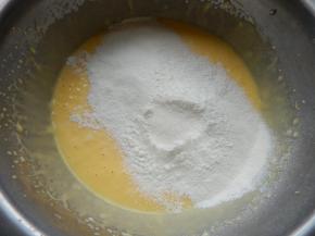 在加入低筋面粉