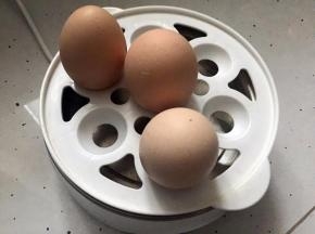 将鸡蛋蒸熟