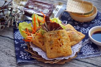 豆腐皮也刷上酱汁