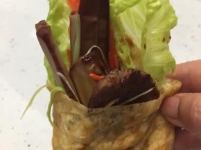 将所有材料塞入油豆腐中，满满的都是宝