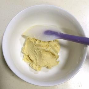 翻拌至无干粉，面糊完全湿润状态即可。