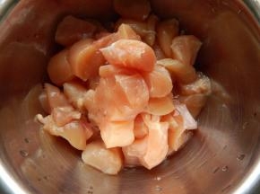 鸡肉切丁