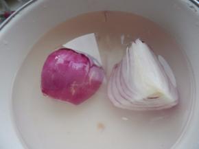 洋葱切好泡一泡