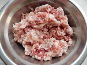 猪肉剁碎