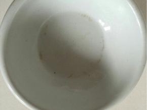 取一个大碗刷一层油防粘！