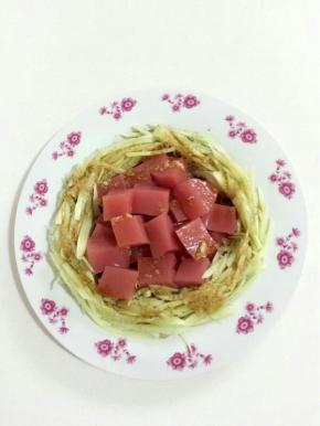 浇上适量料汁儿即可！




