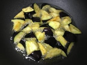 保持中大火炸制。