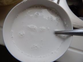 加入水搅拌成面糊