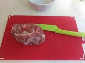 准备肉。