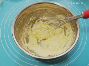 图中为打发好的黄油。