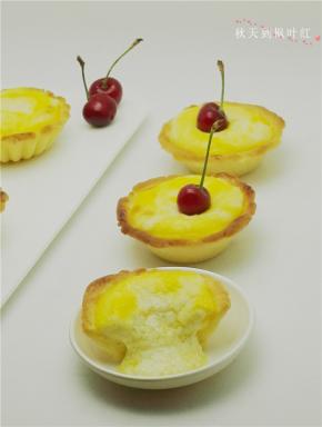 切开的芝士挞，馅心流出，好香浓呀。