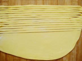 切成均匀的细长条。