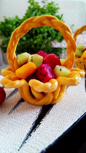 黄灿灿的天然颜色很漂亮，造型别致，小巧可爱。