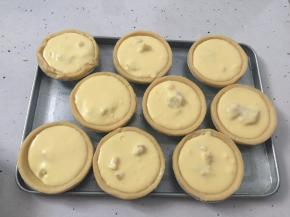 倒入蛋挞液
