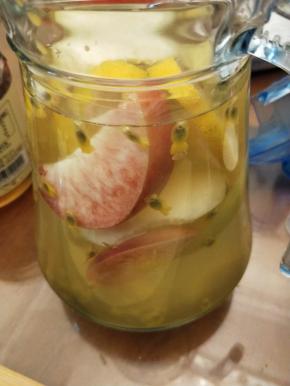 用搅拌匙轻轻搅拌均匀，果饮就可以饮用了