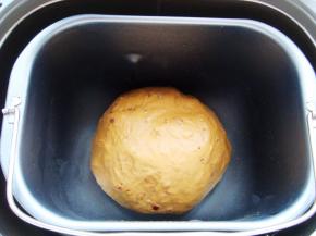 和成团后，进行发酵。（无需揉出手套膜，和成团即可）