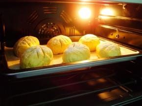 烤箱提前预热，上160度，下150度，烤30分钟。