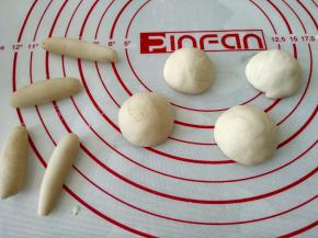 3. 香菇盖和香菇柄都做好了