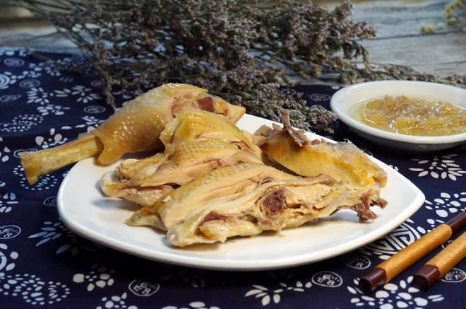 白切鸡（附白切鸡蘸酱的做法）