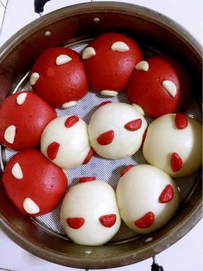 刚刚出炉的猪猪包一个个胖乎乎的好可爱！
