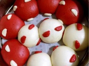 刚刚出炉的猪猪包一个个胖乎乎的好可爱！
