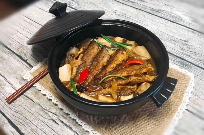 夏季大排档砂锅 砂锅鱼豆腐