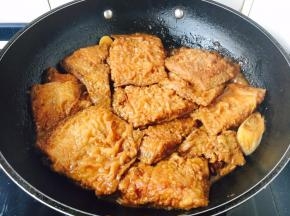 炖约10来分钟左右，汁收好即可出锅。