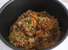 饭煮好后，搅拌均匀即可食用。