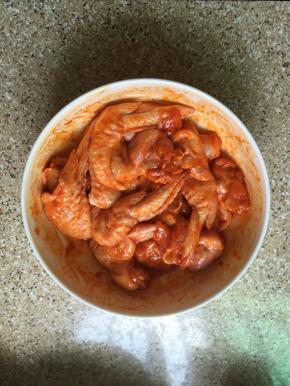 用手抓均匀，放冰箱冷藏4小时以上