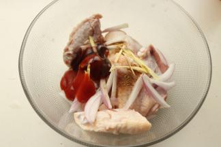 加入所有调料。