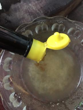 加入美极鲜味汁、白砂糖