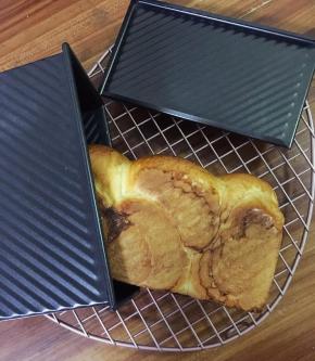 成品图。颜色深的地方，是蛋液流下去导致的，并没有烤焦哦。