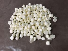 小一点的孩子吃，挤成这样小也是合适的，一口一个也不会噎到，溶豆是入口即化的。