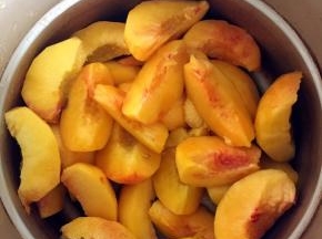 去核切成月牙状