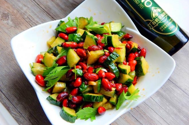 黄瓜凉拌花生米