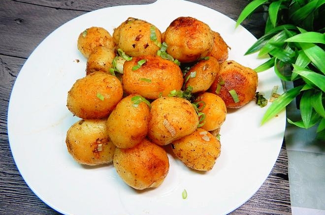 干煸椒盐小土豆