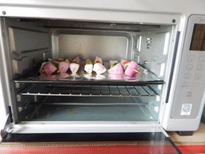 上烤箱200度先烤10分钟