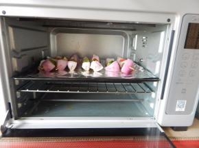 上烤箱200度先烤10分钟