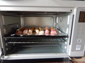 上烤箱在烤8分钟