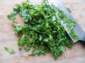 芹菜叶子切碎