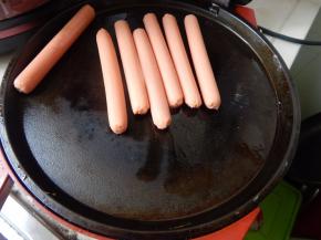 火腿肠上锅煎 一煎