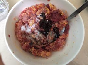 加入盐、黑椒粉和BBQ烧烤酱拌均