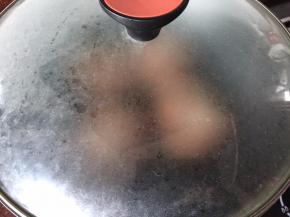 盖上锅盖煎14分钟