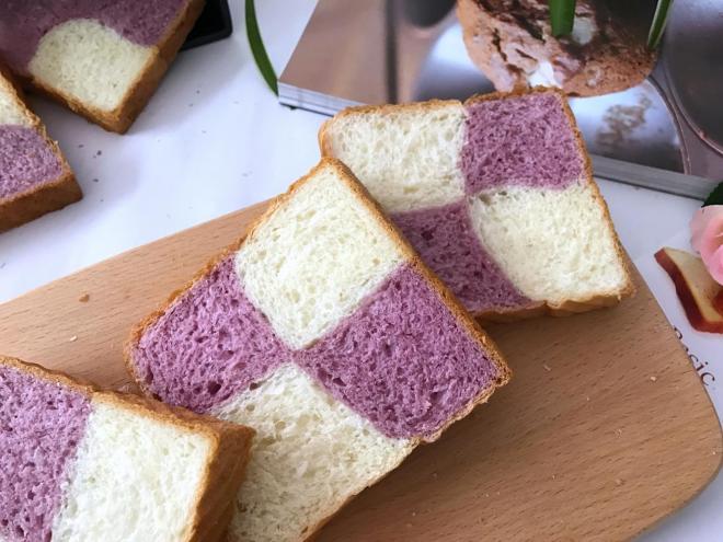 #学厨黑金刚吐司盒#双色棋格吐司